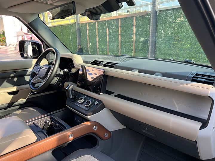 Фото 11 - Land Rover Defender