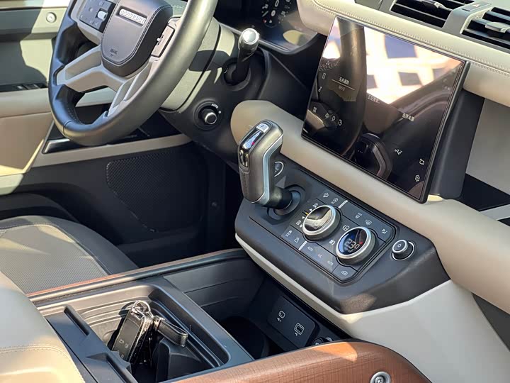 Фото 13 - Land Rover Defender