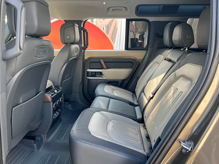 Фото 14 - Land Rover Defender