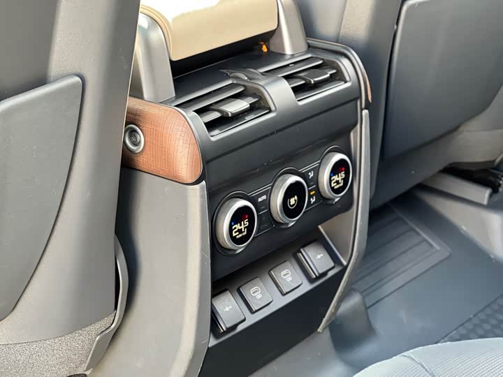 Фото 15 - Land Rover Defender