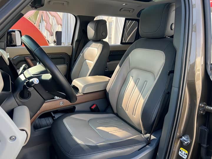 Фото 24 - Land Rover Defender