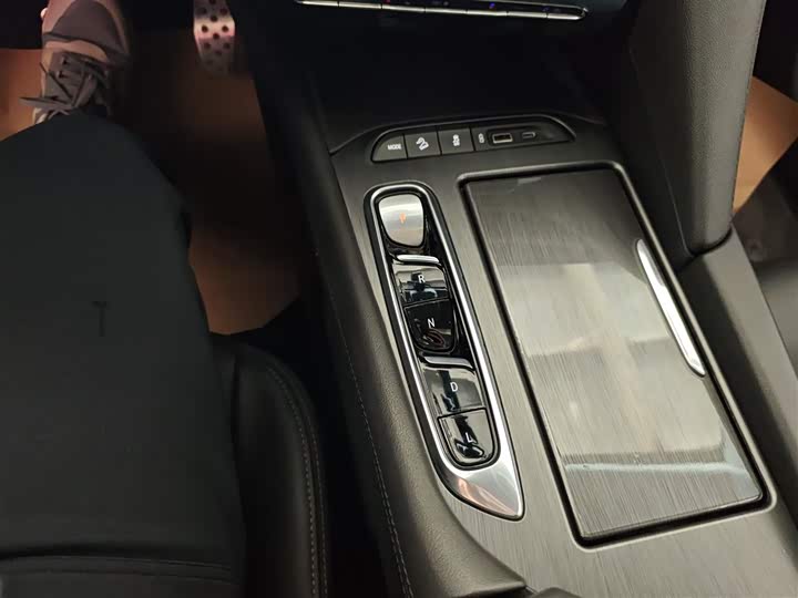 Фото 14 - Buick Enclave