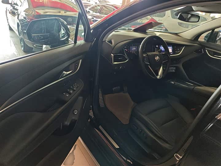 Фото 16 - Buick Enclave