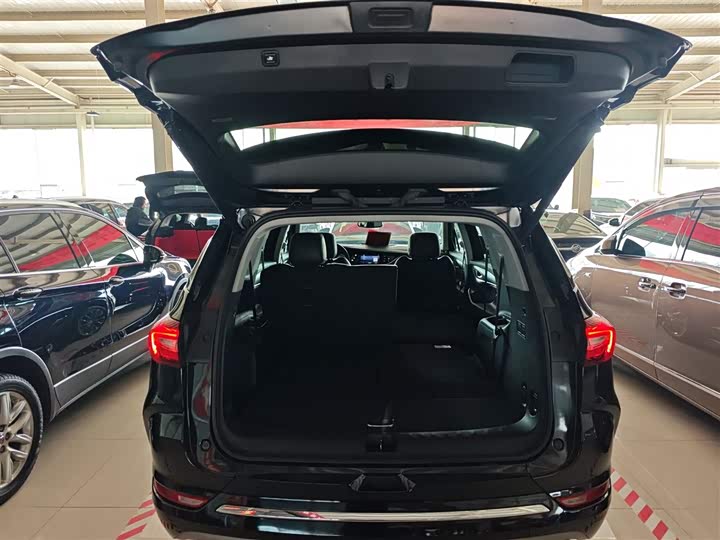 Фото 18 - Buick Enclave