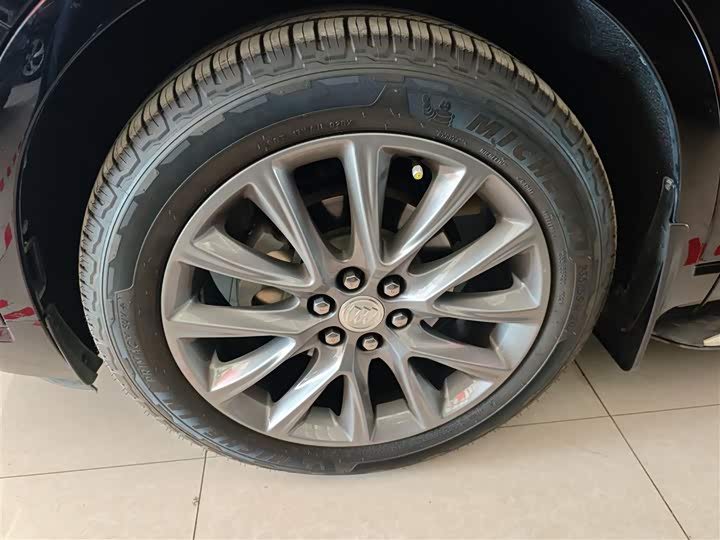 Фото 22 - Buick Enclave