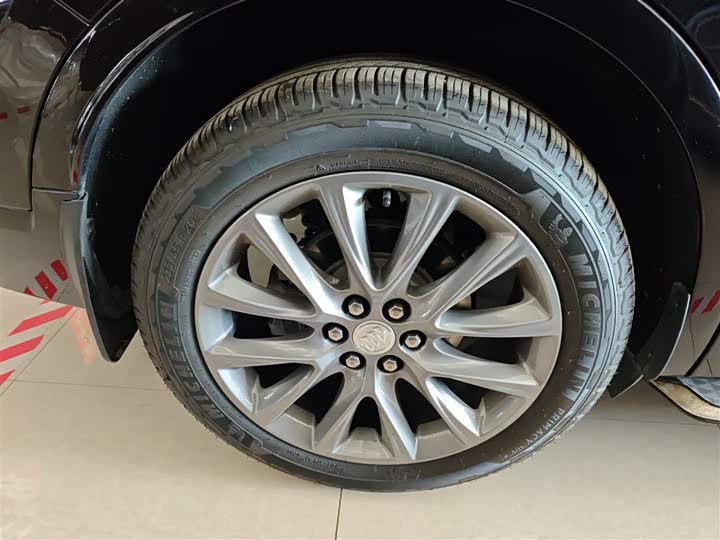 Фото 25 - Buick Enclave