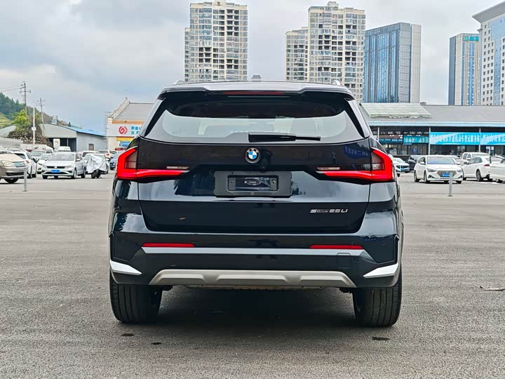 Фото 10 - BMW X1