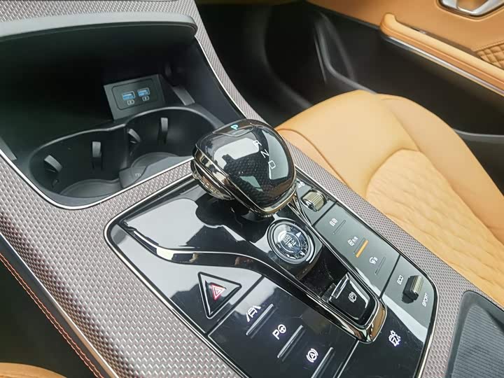 Фото 13 - BYD Han