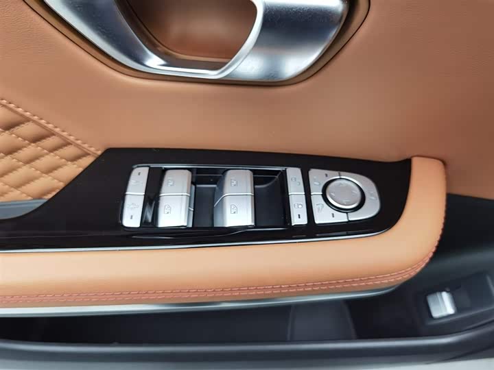 Фото 9 - BYD Han