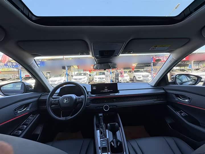 Фото 8 - Honda Accord