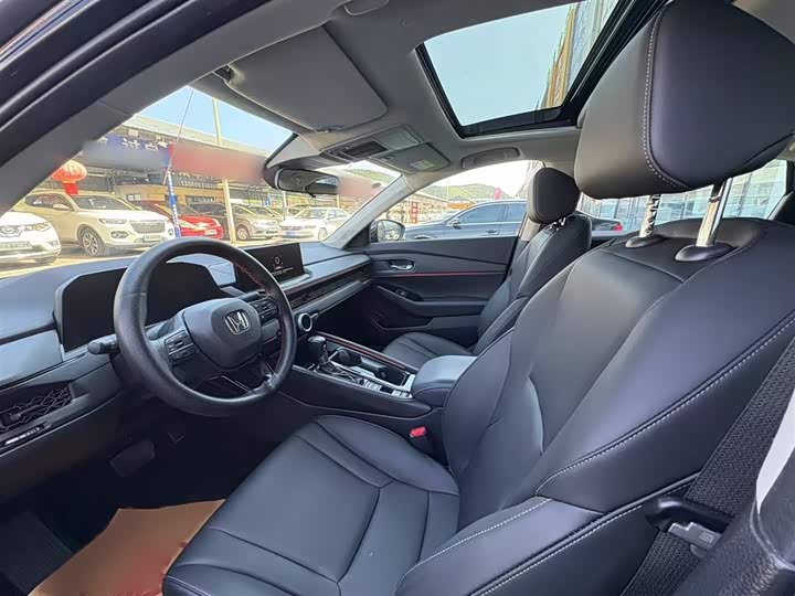 Фото 9 - Honda Accord