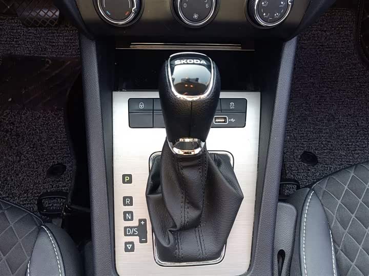 Фото 7 - Skoda Octavia Pro