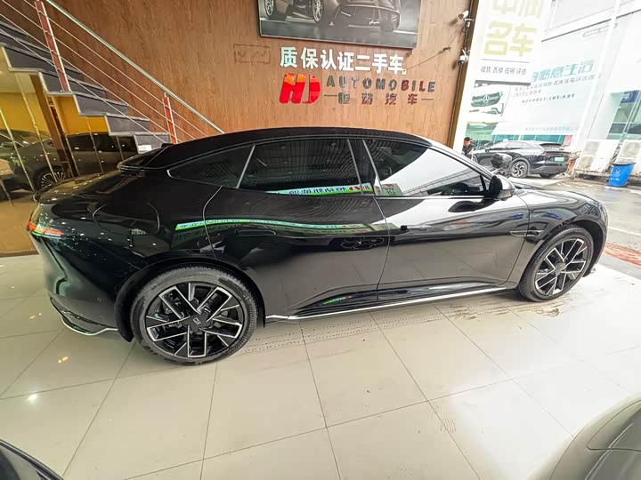 Фото 16 - Avatr 06