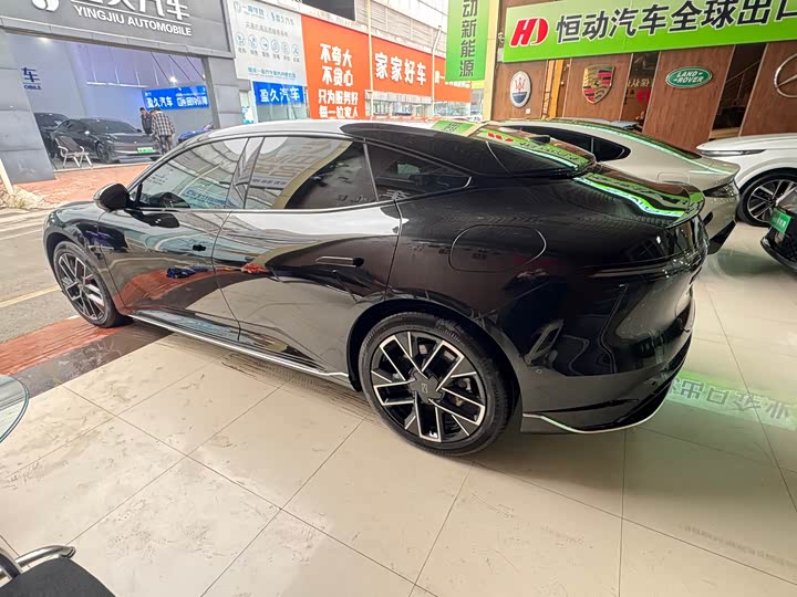 Фото 7 - Avatr 06