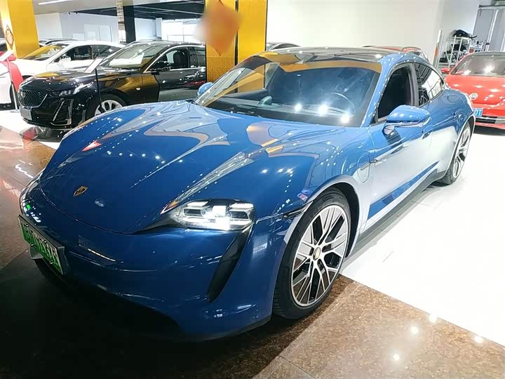 Фото 2 - Porsche Taycan