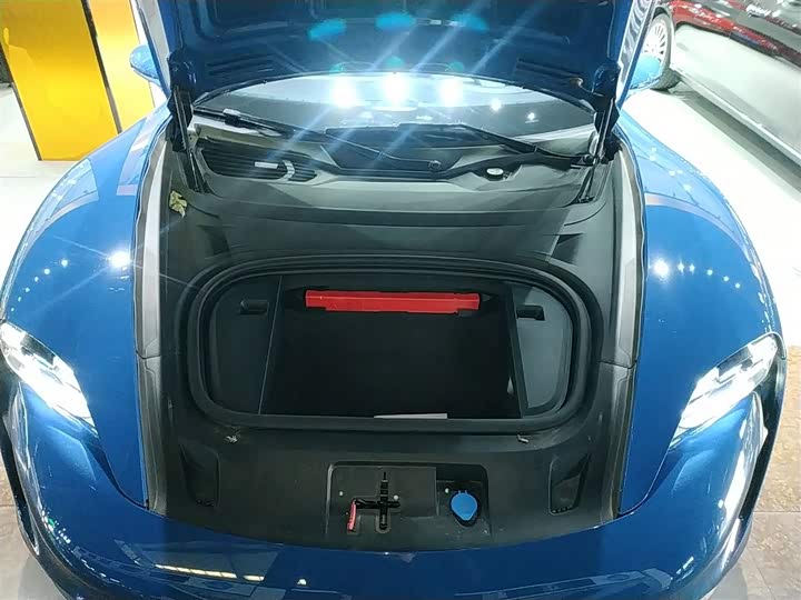 Фото 20 - Porsche Taycan