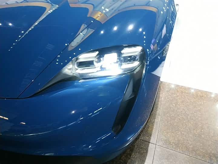 Фото 24 - Porsche Taycan