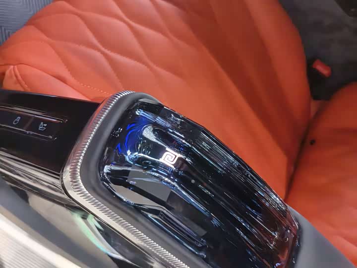 Фото 12 - Mercedes-Benz V-Class