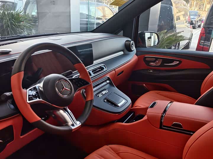 Фото 5 - Mercedes-Benz V-Class