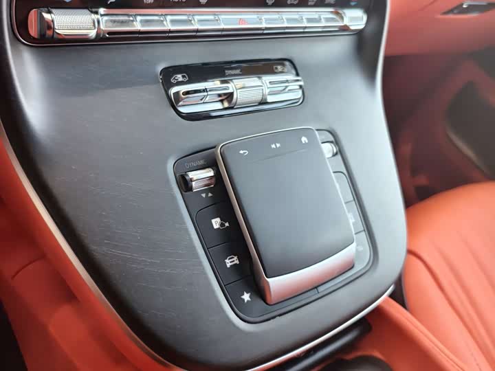 Фото 6 - Mercedes-Benz V-Class