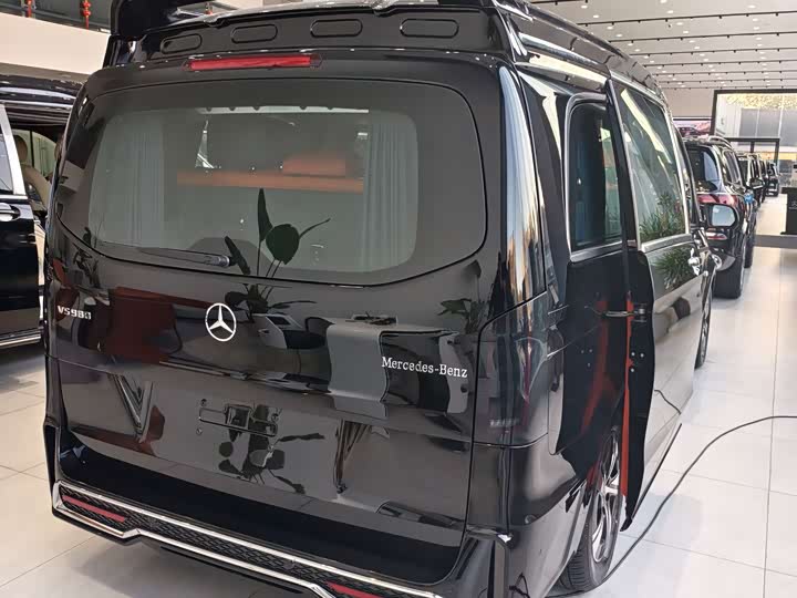Фото 9 - Mercedes-Benz V-Class