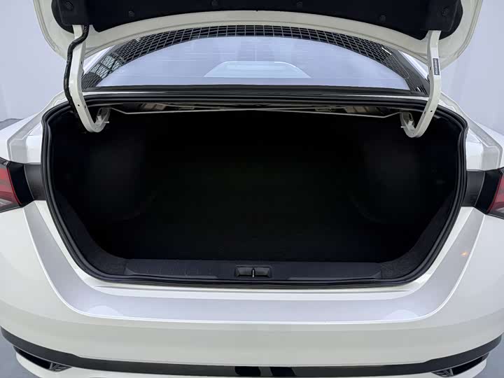 Фото 16 - Nissan Sylphy