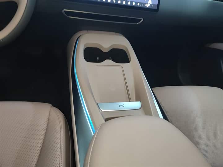 Фото 6 - XPeng Mona M03