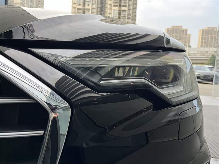 Фото 13 - Audi A6L