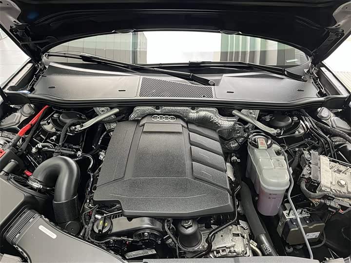 Фото 8 - Audi A6L