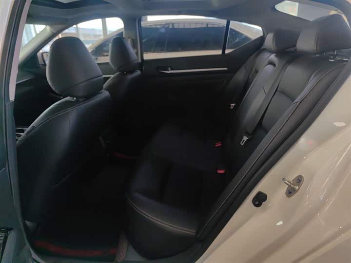 Фото 17 - Nissan Teana