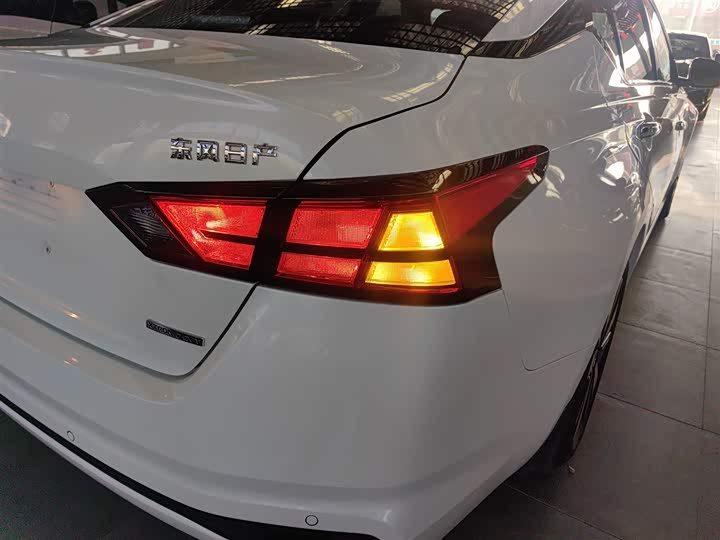 Фото 8 - Nissan Teana