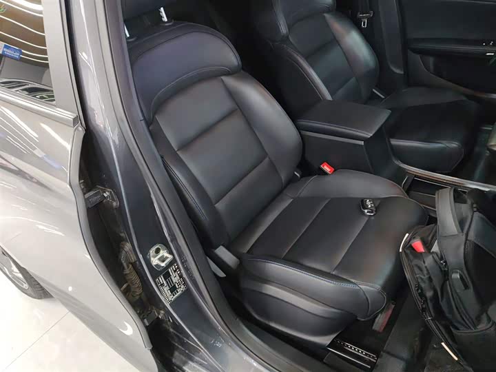 Фото 25 - MG Motor 4 EV