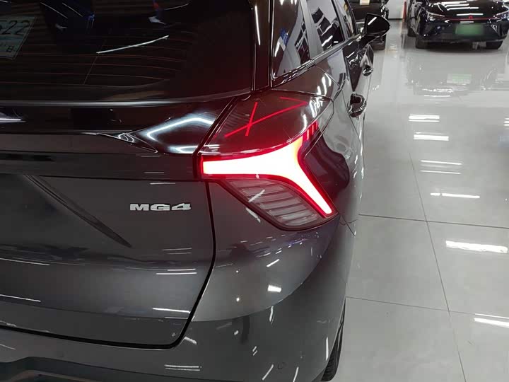 Фото 8 - MG Motor 4 EV