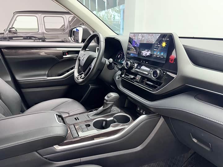 Фото 10 - Toyota Highlander