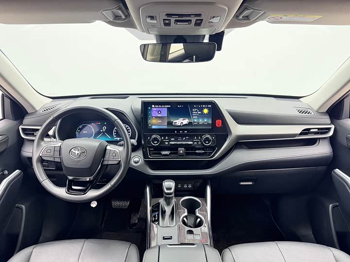 Фото 12 - Toyota Highlander