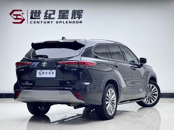 Фото 4 - Toyota Highlander