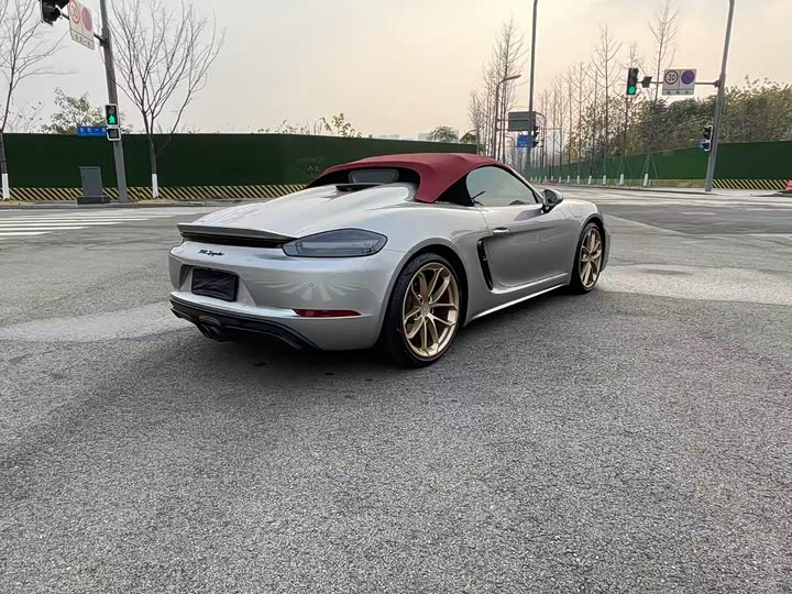 Фото 6 - Porsche 718