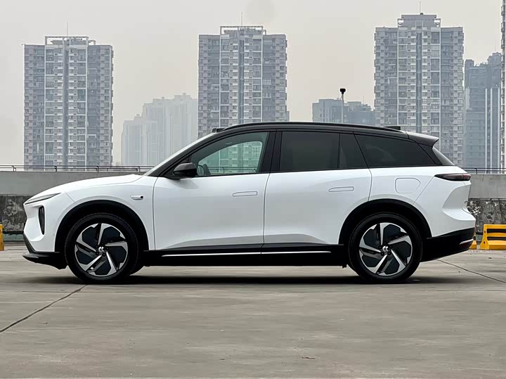 Фото 2 - Nio ES6