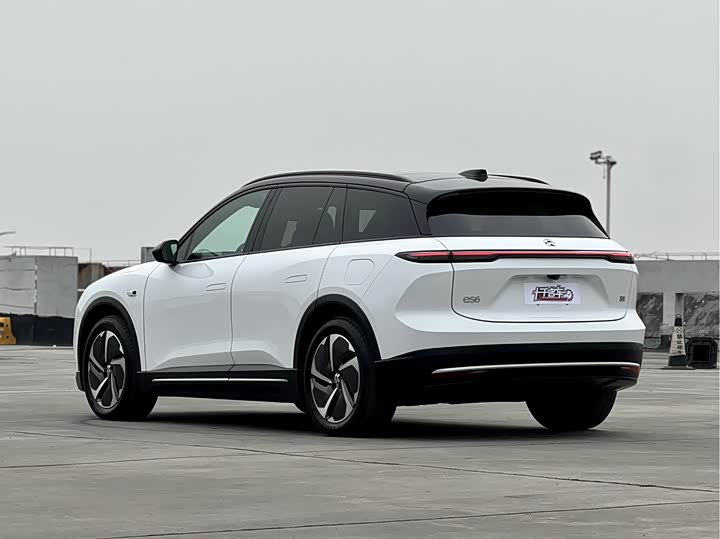 Фото 3 - Nio ES6