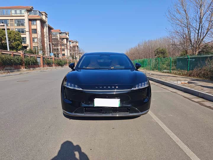 Фото 2 - Luxeed R7