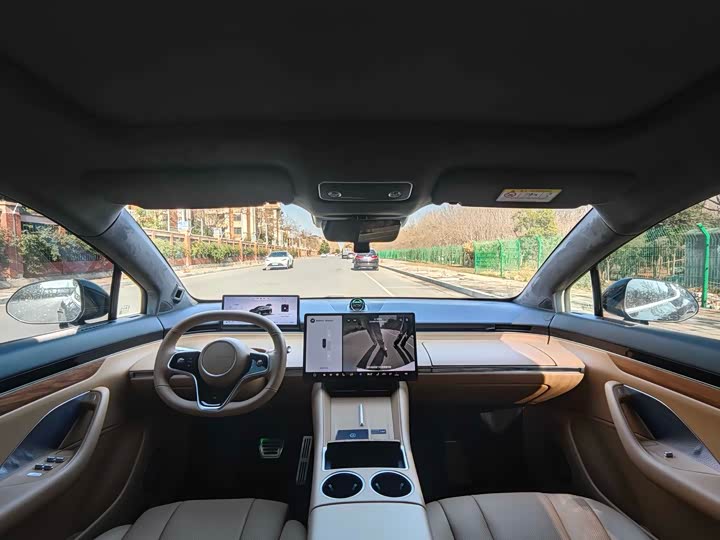 Фото 4 - Luxeed R7