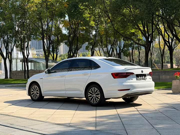 Фото 3 - Volkswagen Sagitar L