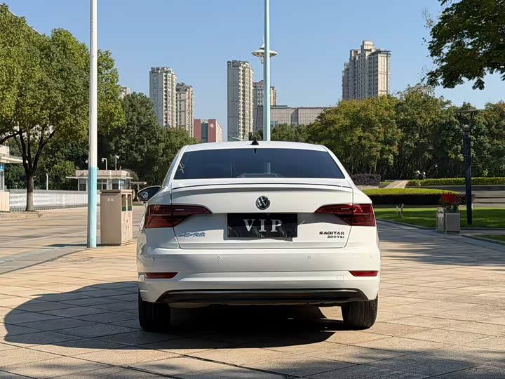 Фото 4 - Volkswagen Sagitar L