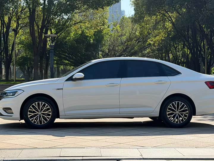 Фото 5 - Volkswagen Sagitar L