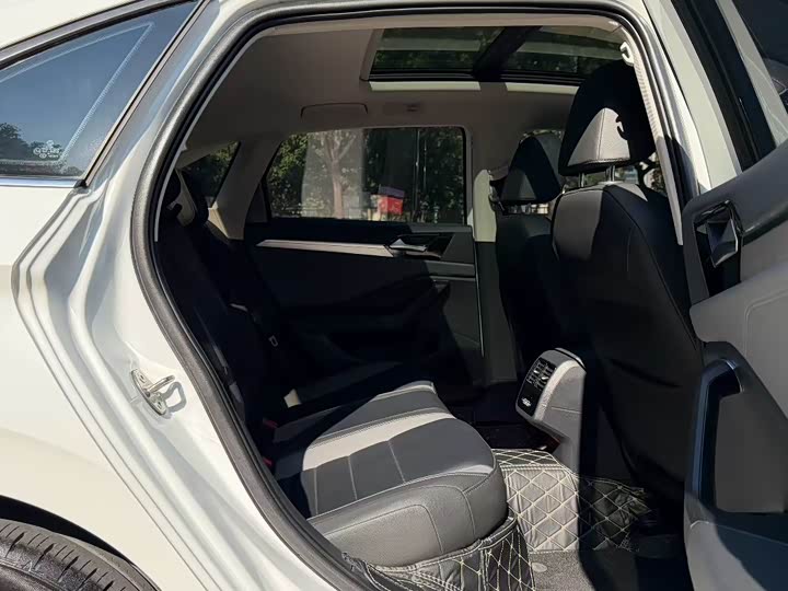 Фото 7 - Volkswagen Sagitar L