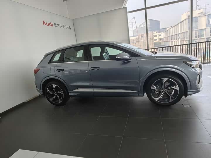 Фото 2 - Audi Q4 e-tron