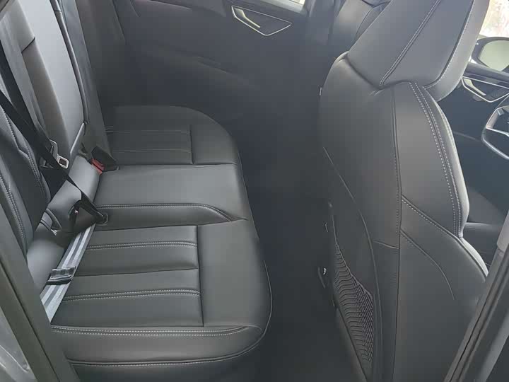 Фото 4 - Audi Q4 e-tron