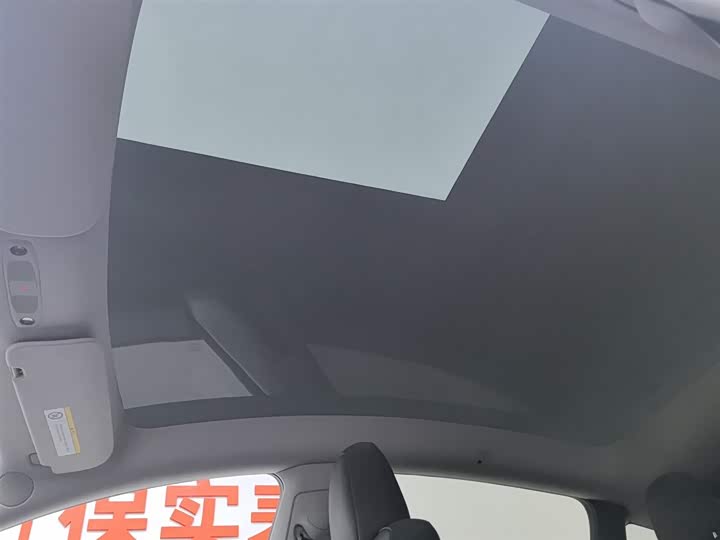 Фото 14 - Tesla Model Y