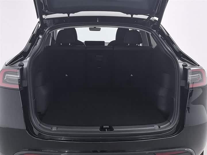 Фото 16 - Tesla Model Y