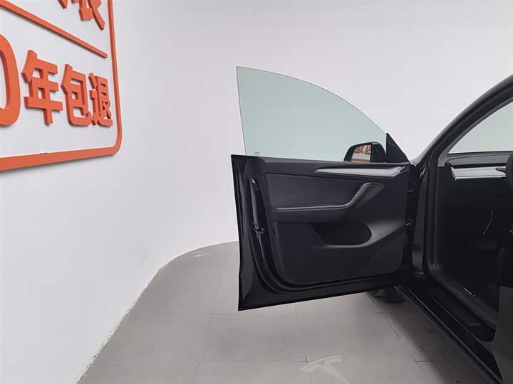 Фото 8 - Tesla Model Y